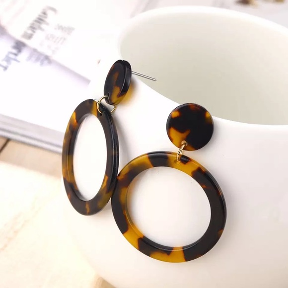 🔴5/$15🔴CLEARANCE Big Brown Acrylic Earrings NEW - Picture 3 of 10